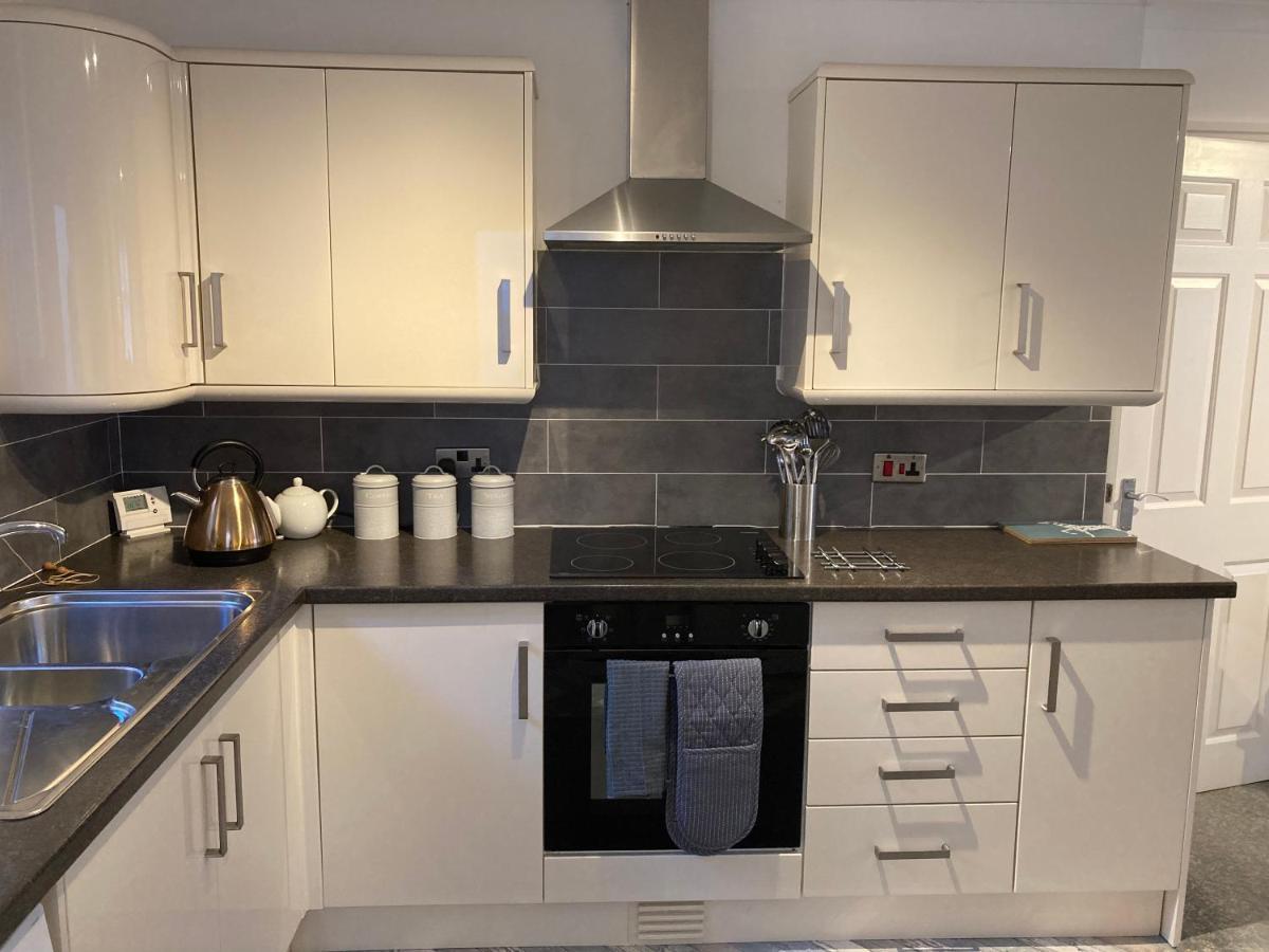 Modern 2 Bedroom Ground Floor Apartment With Parking Ripon City Centre Ngoại thất bức ảnh